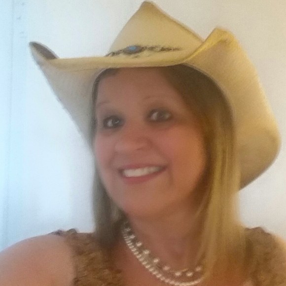 Meet your Posher, Janice - Picture 1 of 1